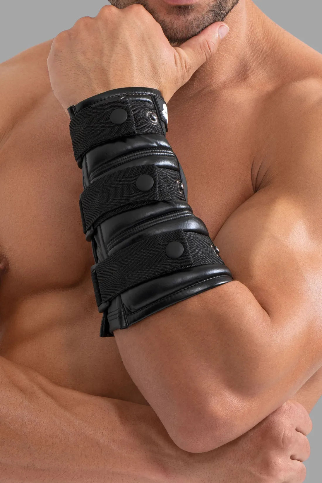 Wrist Wallet with Rubberized Zipper