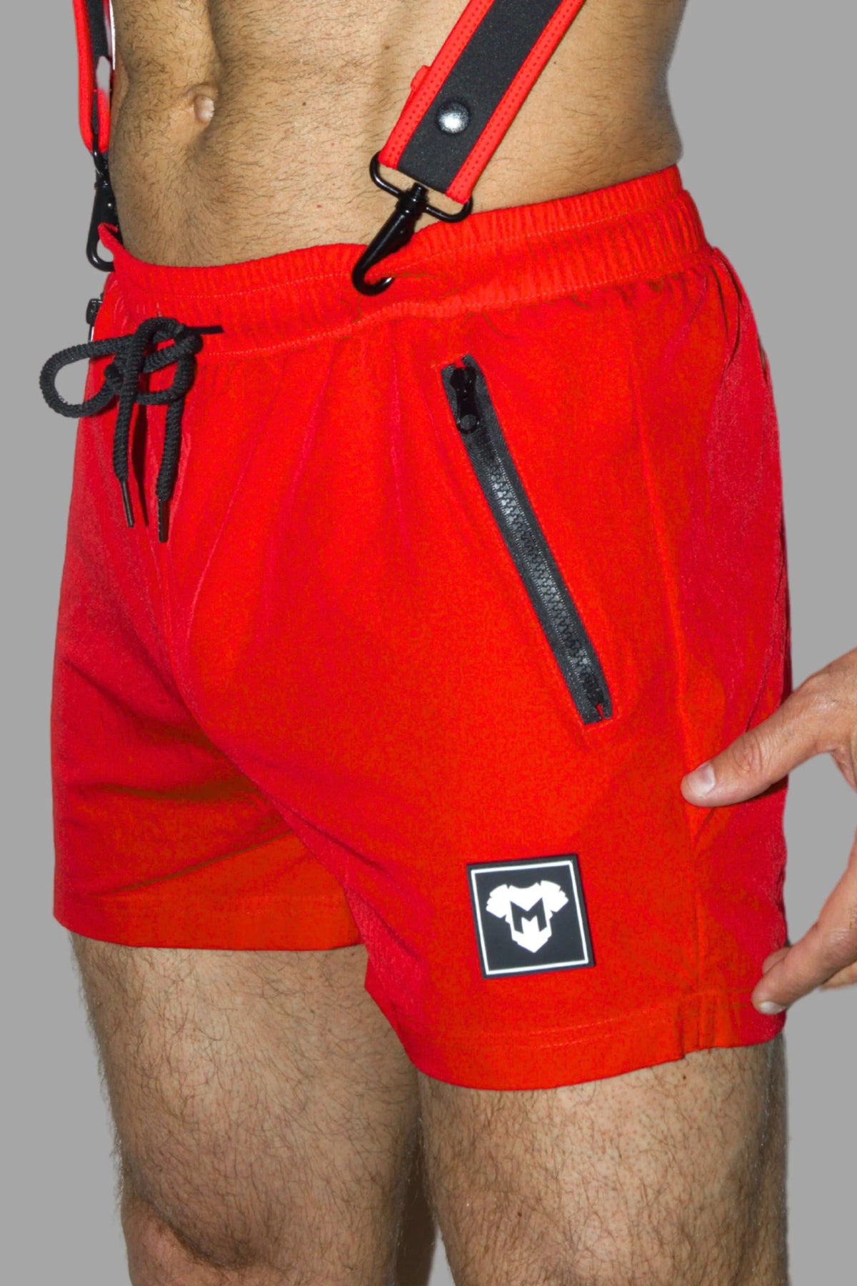 Maskulo Jedd Synther' smooth gym shorts. 2 zip pockets. Red