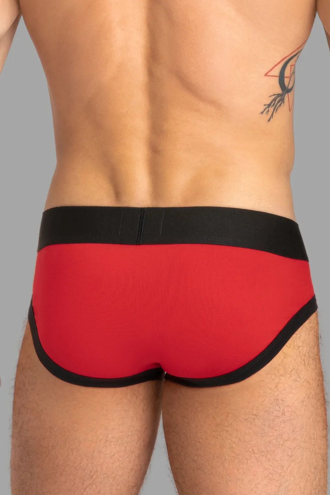 CAPTAIN - A Briefs with O - Inside - POUCH. Red and Black - MBR142 - Y3 - Maskulo US NY FL