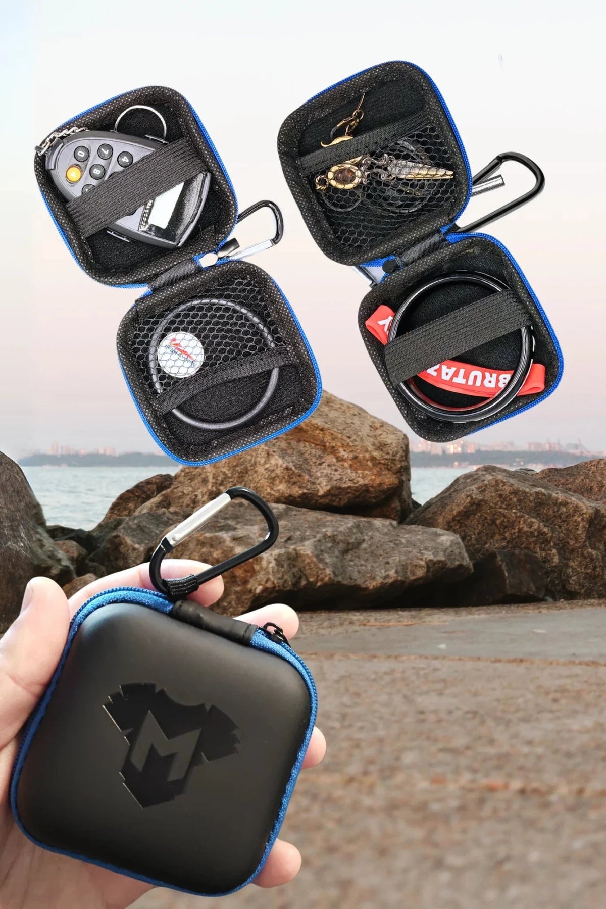 Jax Wanderlust. Mini Zip - Case with Carabiner. Black + Blue Royal - MCS105 - YX - Maskulo US NY FL