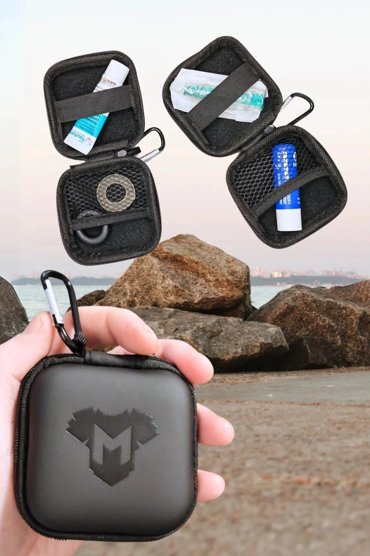 Jax Wanderlust. Mini Zip - Case with Carabiner. Black - MCS101 - YX - Maskulo US NY FL