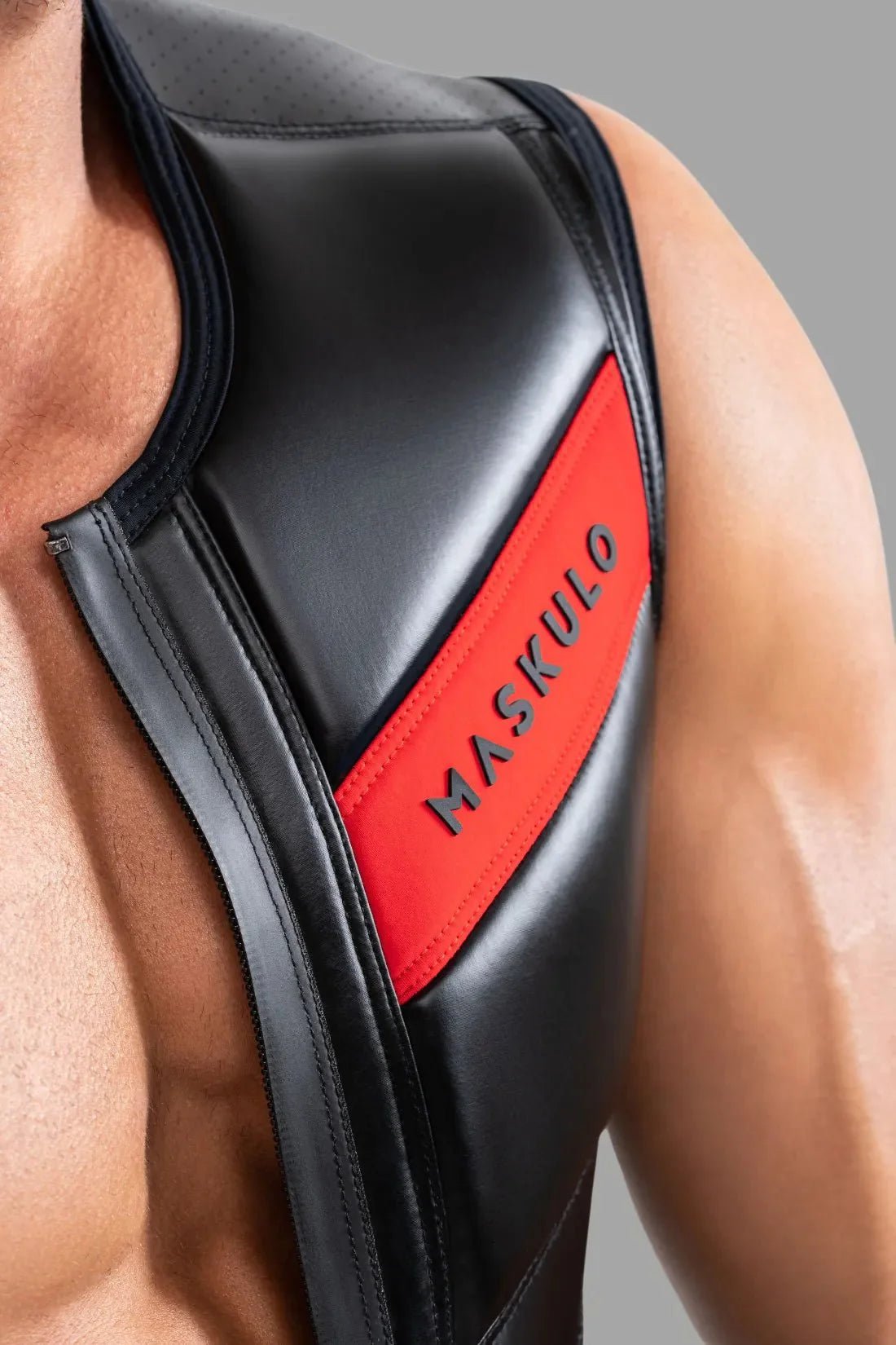Zippered Vest. Black and Red - MTP108 - Y2 - Maskulo US NY FL